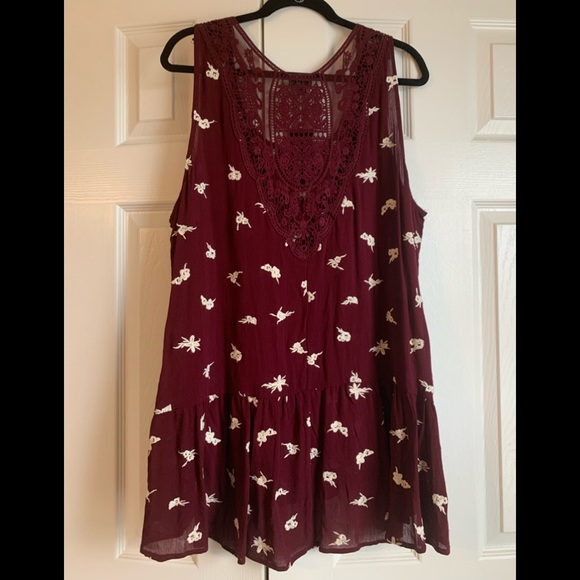 Torrid Maroon Embroidered Tank - Sz 2 - NWT - Picture 2 of 3